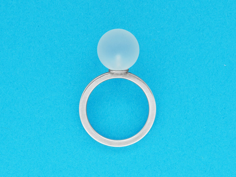 Ring mit Kugel aus Bergkristall , 925er Silber, Bergkristall matt